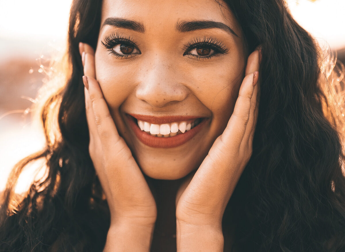 Sbiancamento denti a casa per una regista a Roma e provincia